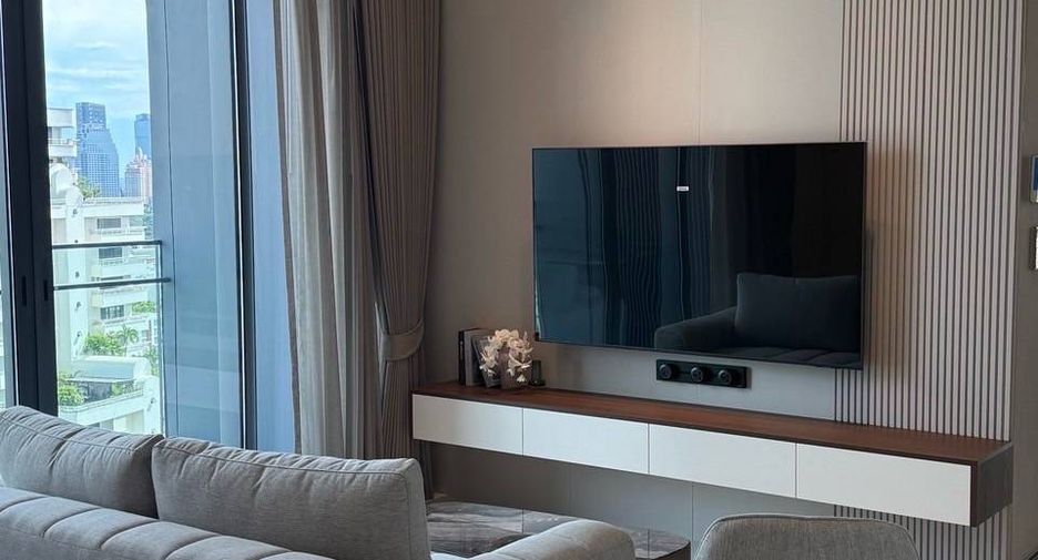 For rent 2 bedrooms condo in Khlong Toei, Bangkok