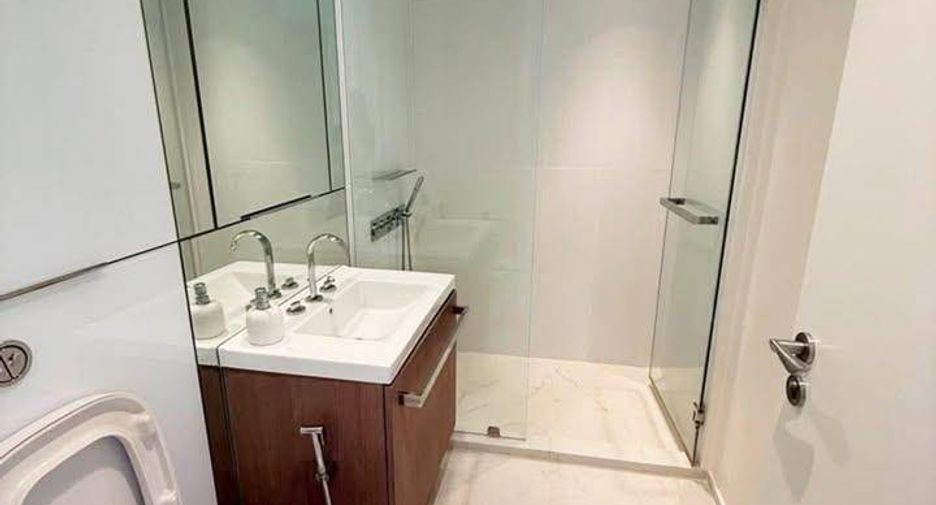 For rent 2 ベッドルーム condo in Pathum Wan, Bangkok