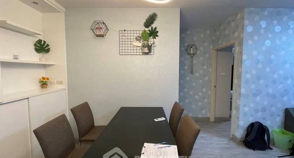 For rent 2 bedrooms condo in Thon Buri, Bangkok