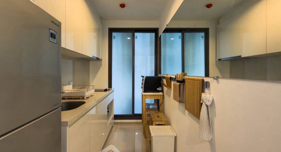 For rent 2 bedrooms condo in Khlong Toei, Bangkok