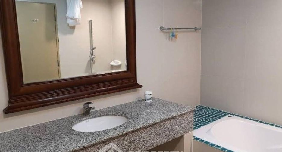 For rent 2 bedrooms condo in Watthana, Bangkok