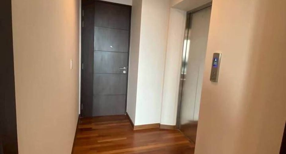 For rent 1 bed condo in Pathum Wan, Bangkok