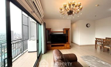 For rent 3 bedrooms condo in Thon Buri, Bangkok