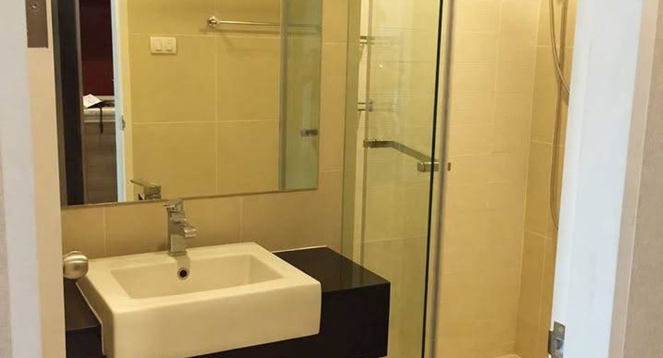 Wohnung zur Miete mit 1 Zimmer in Huai Khwang, Bangkok