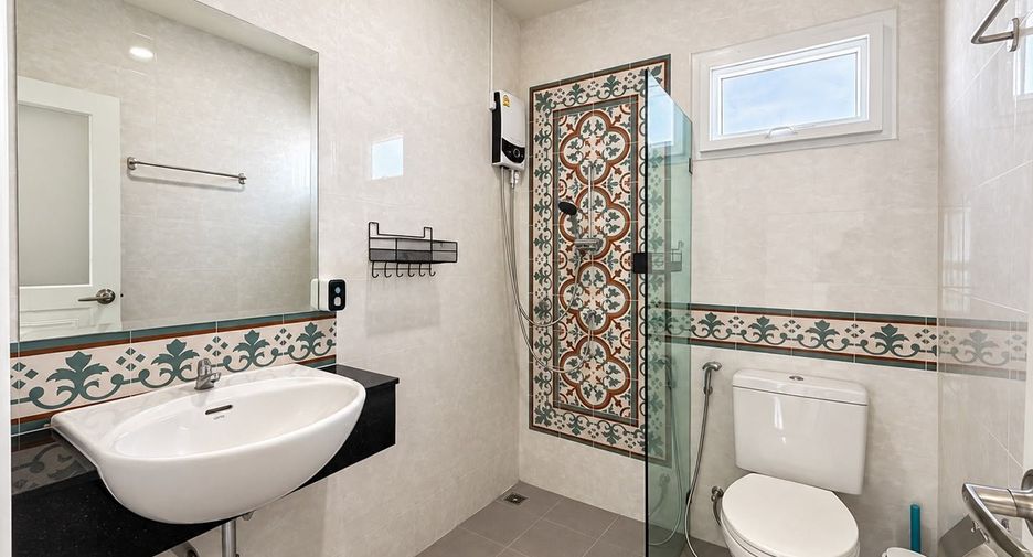 For sale 4 bedrooms house in Mueang Phuket, Phuket