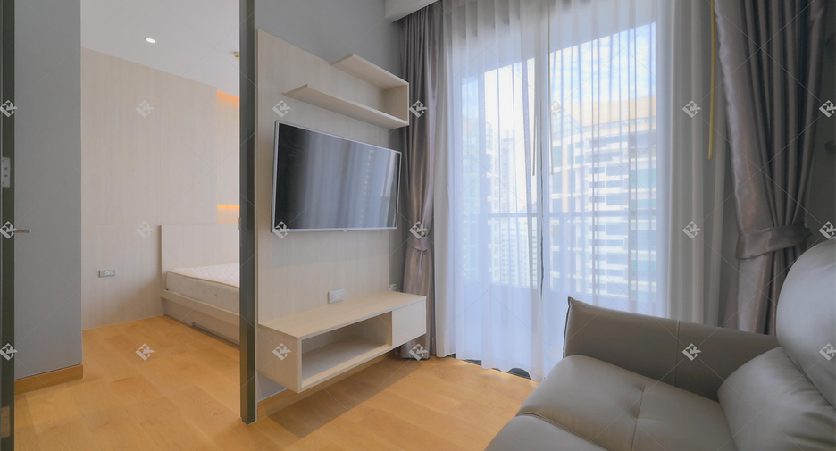 For sale 1 bed condo in Khlong Toei, Bangkok