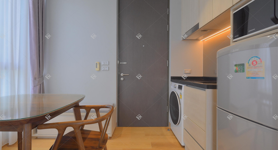 For sale 1 bed condo in Khlong Toei, Bangkok