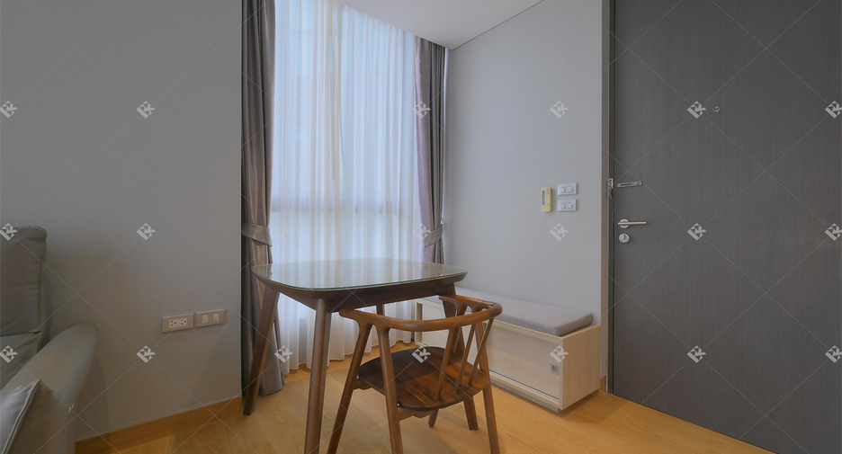 For sale 1 bed condo in Khlong Toei, Bangkok