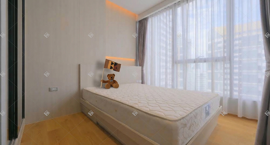 For sale 1 bed condo in Khlong Toei, Bangkok