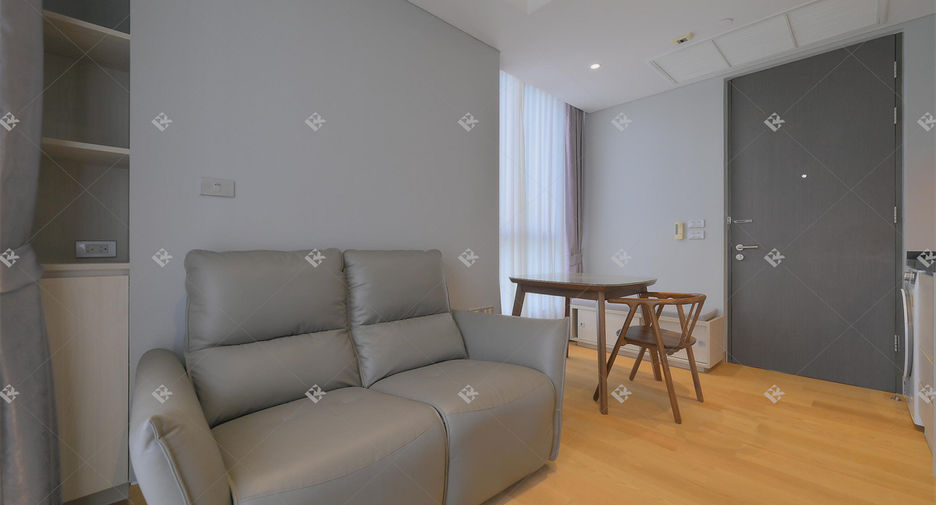 For sale 1 bed condo in Khlong Toei, Bangkok