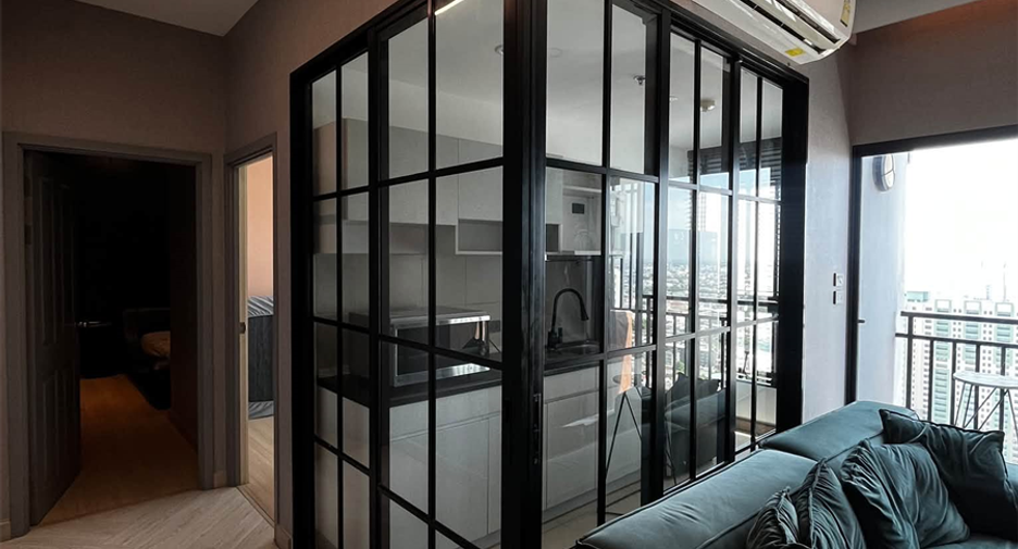 For rent 2 bedrooms condo in Thon Buri, Bangkok