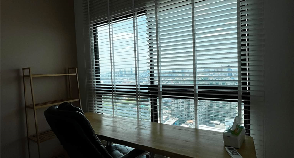 For rent 2 bedrooms condo in Thon Buri, Bangkok