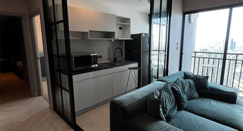 For rent 2 bedrooms condo in Thon Buri, Bangkok