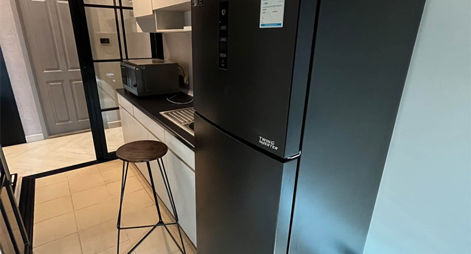 For rent 2 bedrooms condo in Thon Buri, Bangkok
