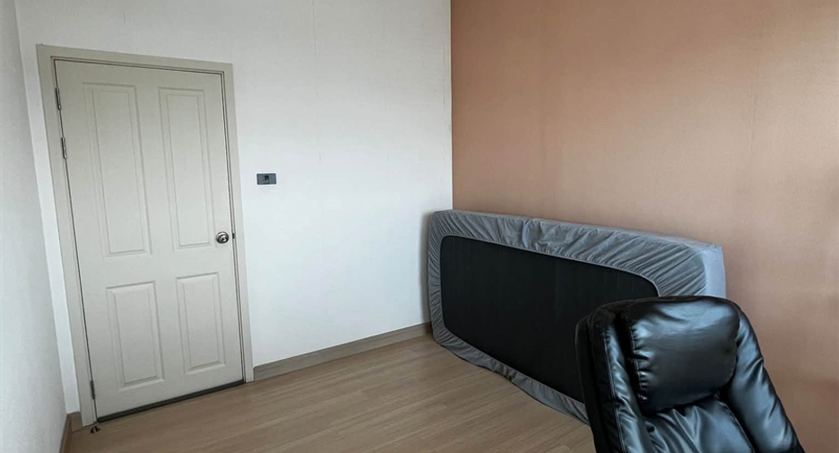 For rent 2 bedrooms condo in Thon Buri, Bangkok