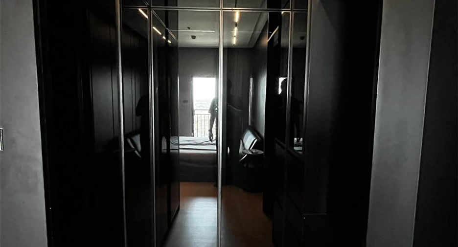 For rent 2 bedrooms condo in Thon Buri, Bangkok