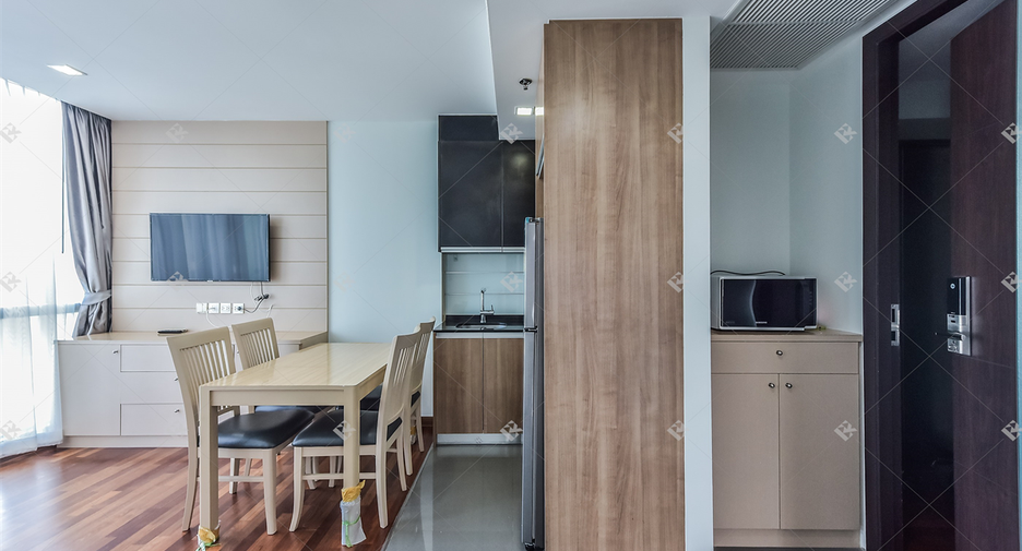 For rent 2 bedrooms condo in Pathum Wan, Bangkok