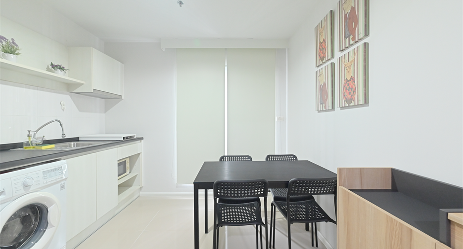 For sale 2 bedrooms condo in Huai Khwang, Bangkok