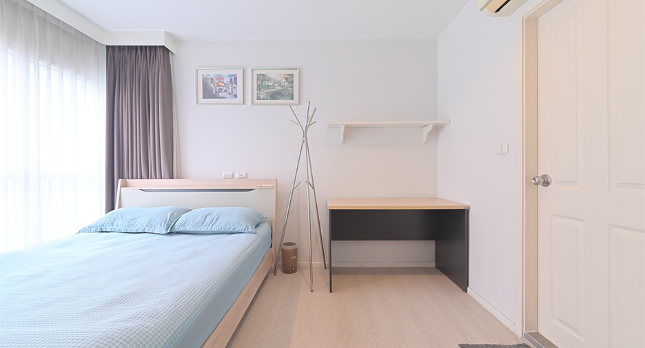 For sale 2 bedrooms condo in Huai Khwang, Bangkok
