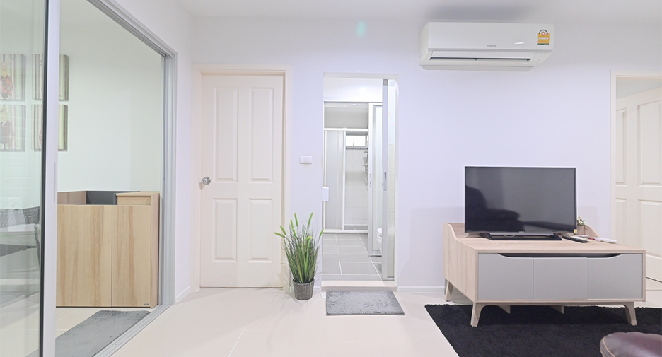 For sale 2 bedrooms condo in Huai Khwang, Bangkok
