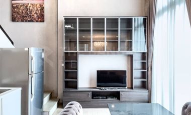 For rent 2 bedrooms condo in Pathum Wan, Bangkok