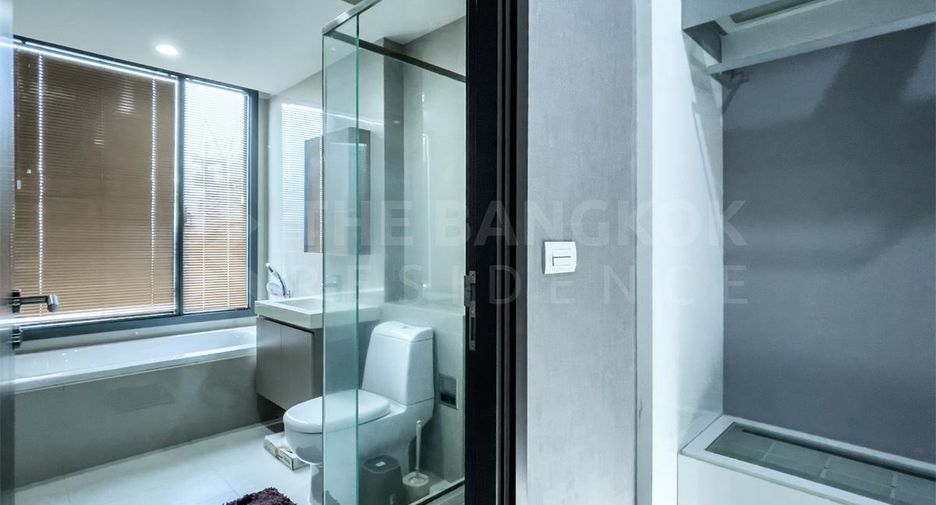 For rent 2 bedrooms condo in Pathum Wan, Bangkok