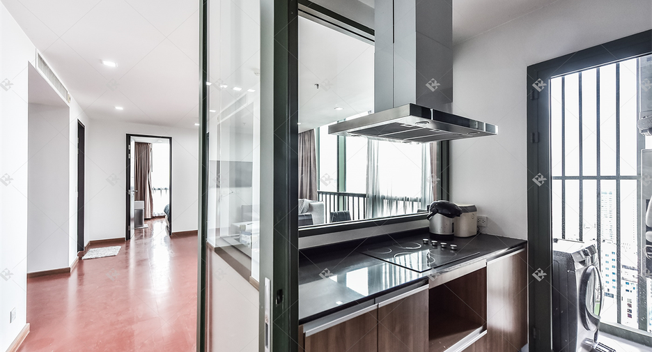For rent 3 bedrooms condo in Pathum Wan, Bangkok