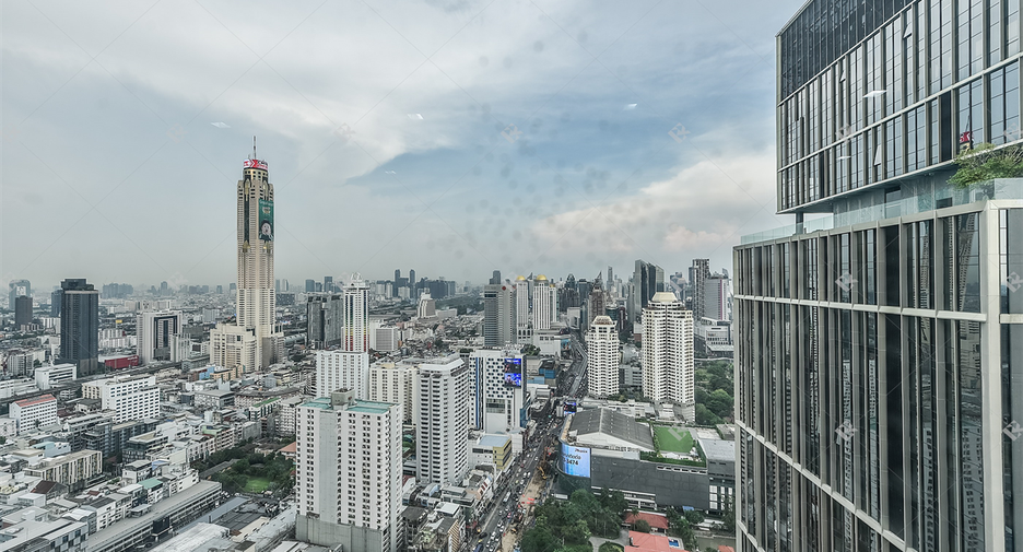 For rent 3 bedrooms condo in Pathum Wan, Bangkok