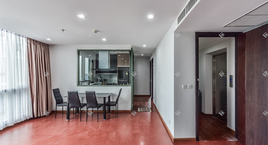 For rent 3 bedrooms condo in Pathum Wan, Bangkok