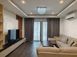 出租 4 卧室 联排别墅 在 Watthana, 曼谷