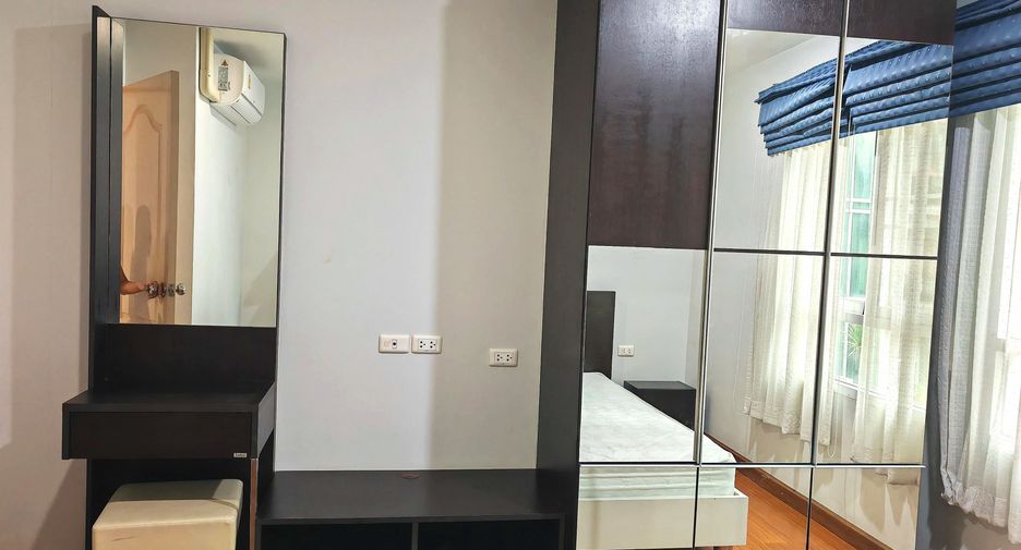 À louer studio condo à Huai Khwang, Bangkok
