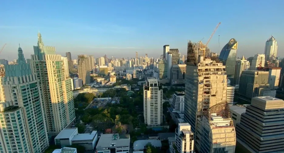 À louer 2 chambres condo à Pathum Wan, Bangkok