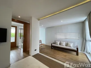 For rent 3 bedrooms townhouse in Watthana, Bangkok