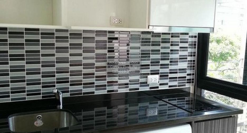 For rent 3 ベッドルーム condo in Khlong Toei, Bangkok