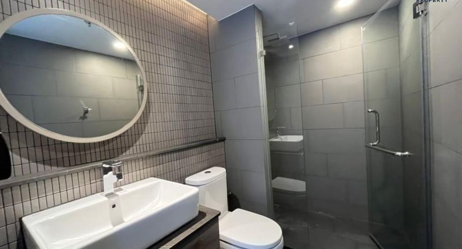 For rent 2 bedrooms condo in Pathum Wan, Bangkok