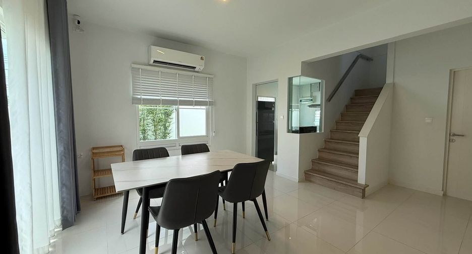 Casa en alquiler de 3 habitaciones en Bang Phli, Samut Prakan