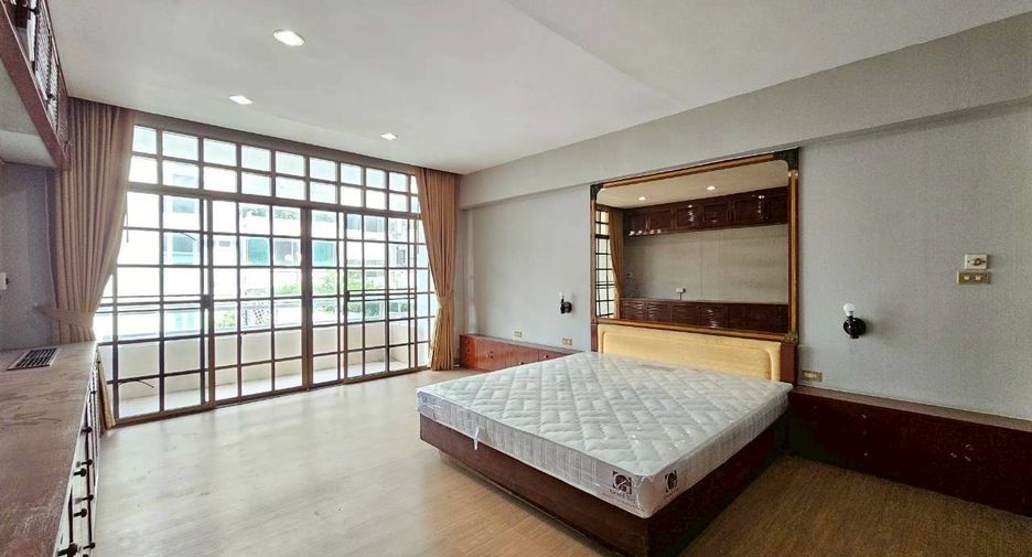 À louer 3 chambres condo à Sathon, Bangkok