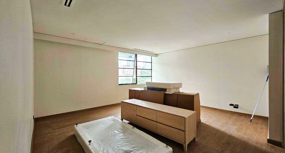 Condo en alquiler de 3 habitaciones en Sathon, Bangkok