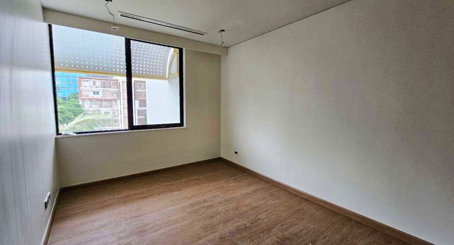 Condo en alquiler de 3 habitaciones en Sathon, Bangkok