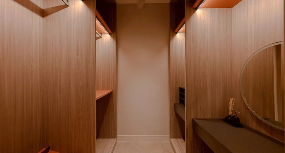 For rent 2 bedrooms condo in Sathon, Bangkok