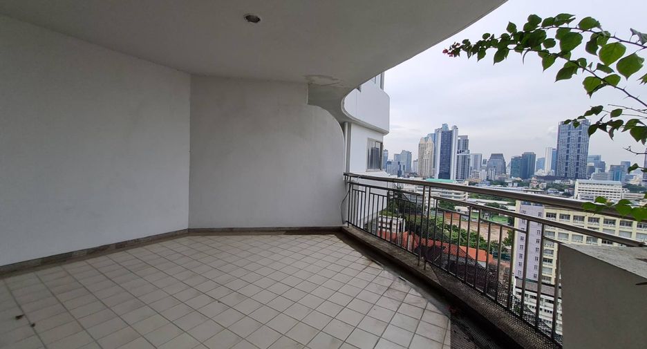 Condo en alquiler de 3 habitaciones en Sathon, Bangkok