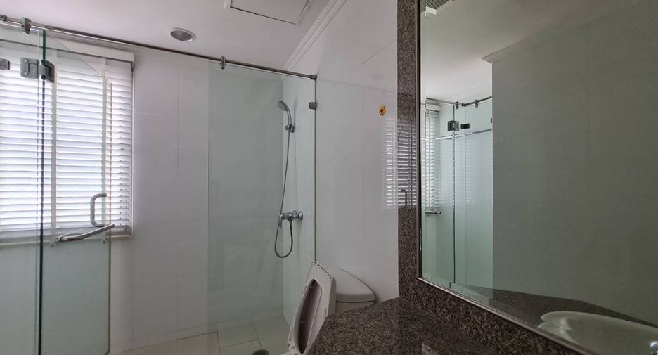 Condo en alquiler de 3 habitaciones en Sathon, Bangkok