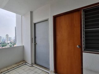 Condo en alquiler de 3 habitaciones en Sathon, Bangkok