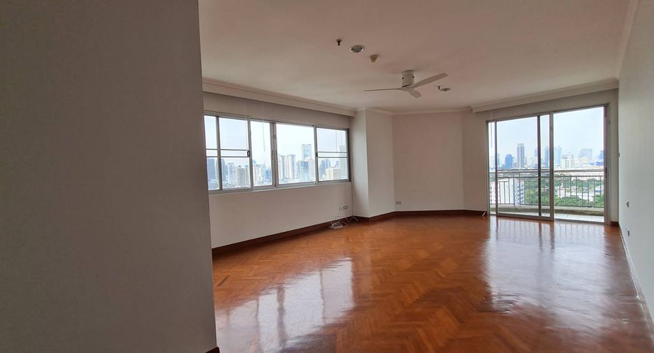 Condo en alquiler de 3 habitaciones en Sathon, Bangkok
