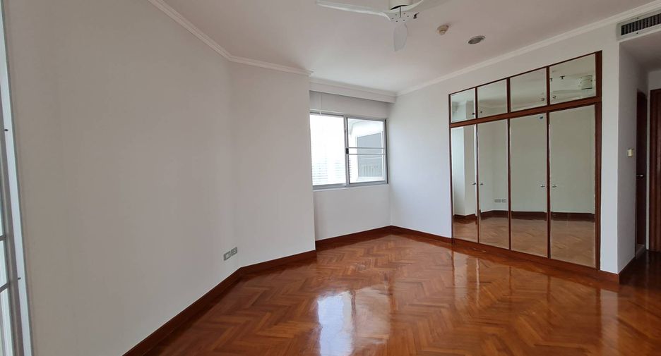 Condo en alquiler de 3 habitaciones en Sathon, Bangkok