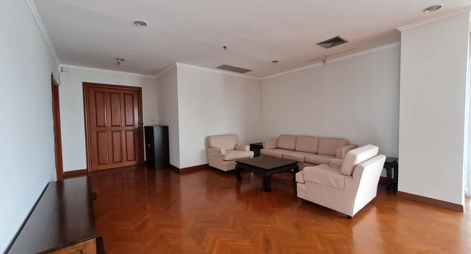 Condo en alquiler de 3 habitaciones en Sathon, Bangkok