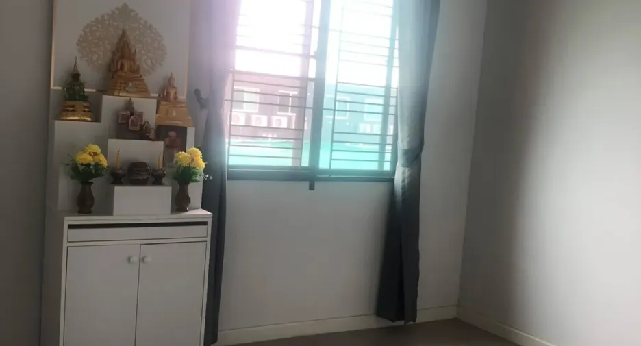 Casa adosada en venta de 3 habitaciones en Mueang Pathum Thani, Pathum Thani