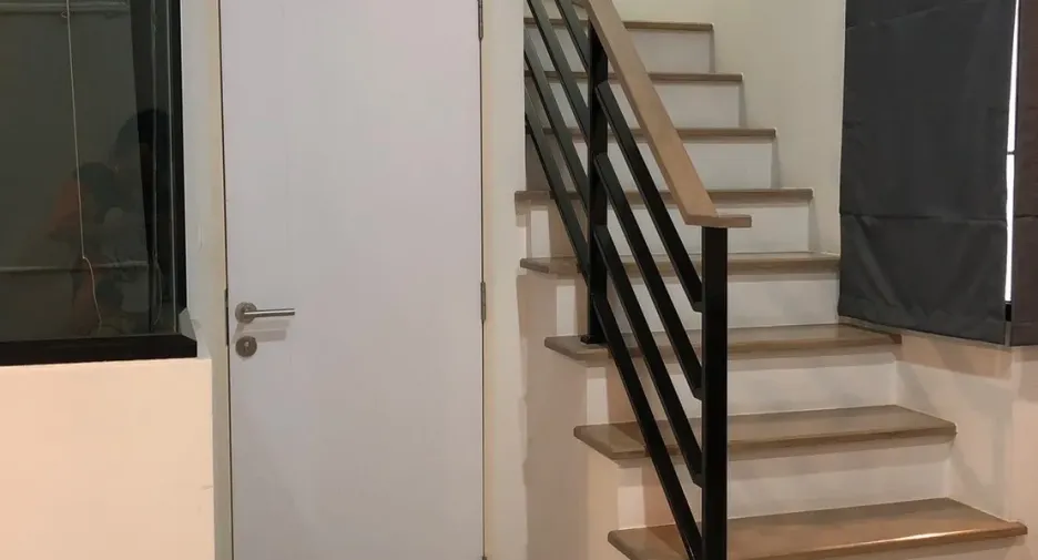 Casa adosada en venta de 3 habitaciones en Mueang Pathum Thani, Pathum Thani