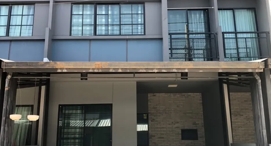 Casa adosada en venta de 3 habitaciones en Mueang Pathum Thani, Pathum Thani