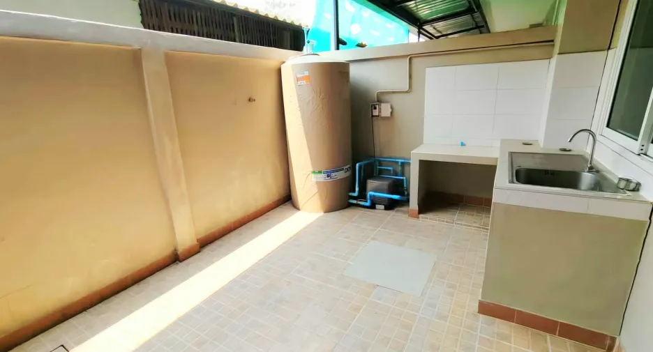Casa adosada en alquiler de 2 habitaciones en Mueang Chiang Rai, Chiang Rai